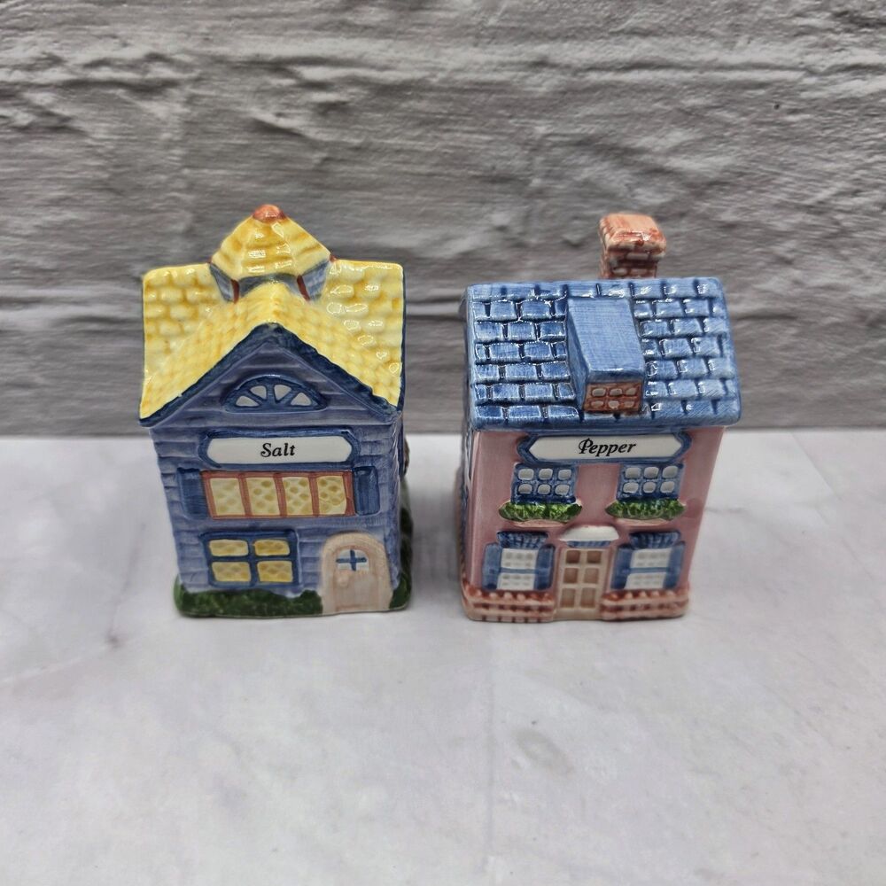 Vintage Avon Cottage Collection House Salt and Pepper Shakers Set 1997